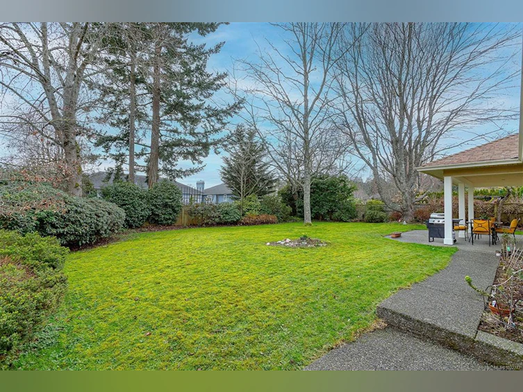 4604 Sunnymead Way, Saanich, BC, V8Y 3B7 - 36