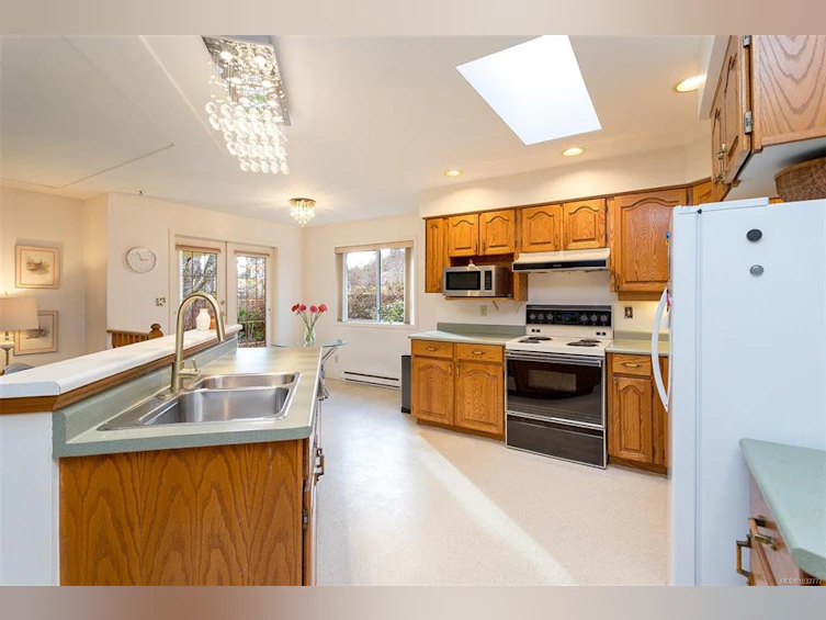 4604 Sunnymead Way, Saanich, BC, V8Y 3B7 - 19