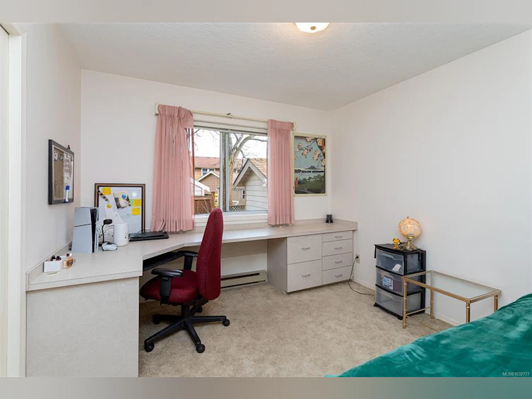 4604 Sunnymead Way, Saanich, BC, V8Y 3B7 - 30