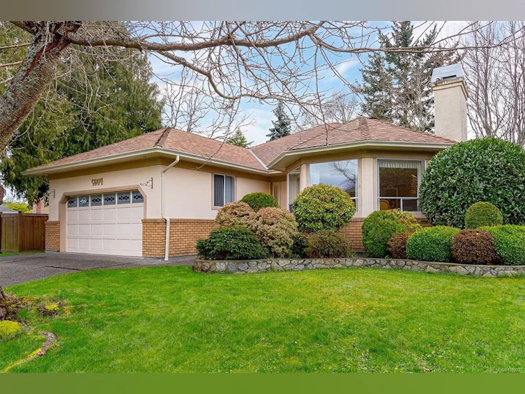 4604 Sunnymead Way, Saanich, BC, V8Y 3B7 - 3