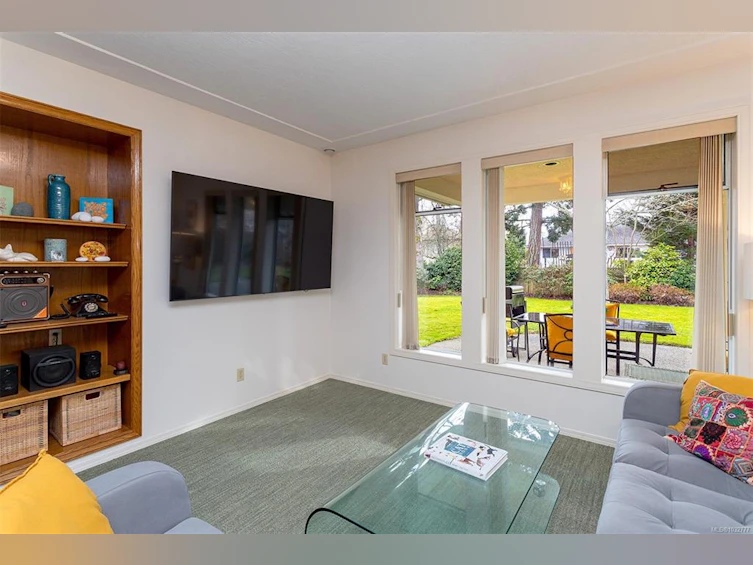 4604 Sunnymead Way, Saanich, BC, V8Y 3B7 - 24
