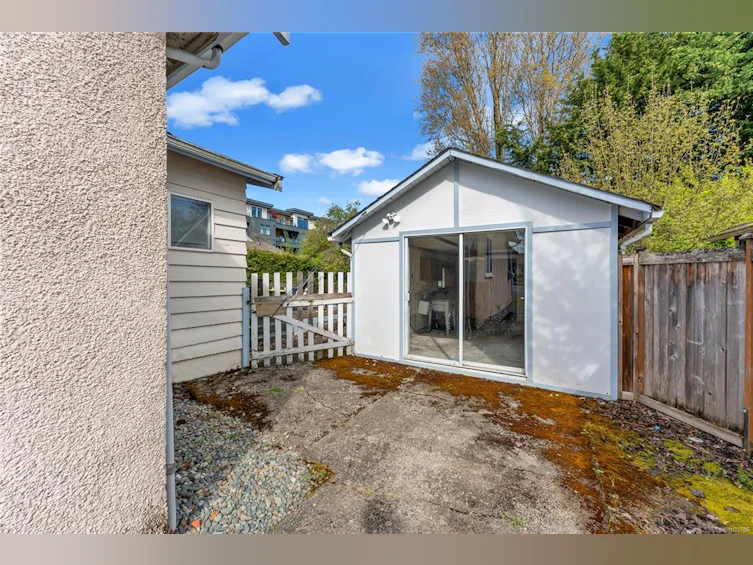 9691 Fifth Street, Sidney, BC, V8L 2W9 - 3