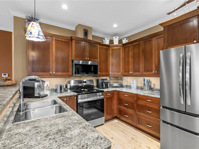 8-5300 Gainsberg Road - 3