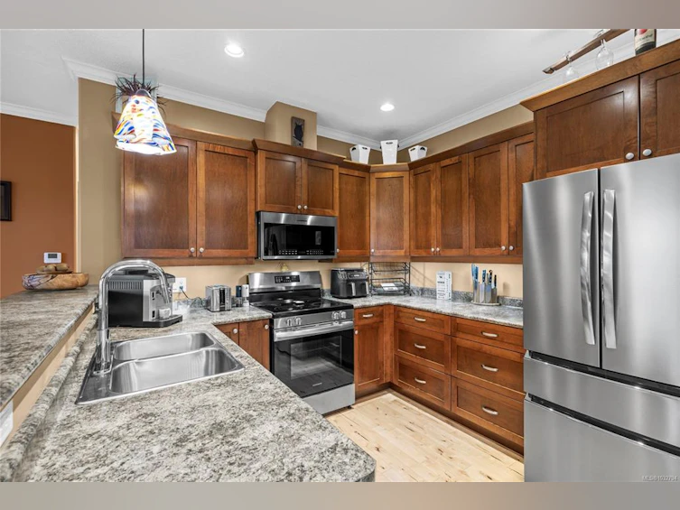 8-5300 Gainsberg Road, Bowser/Deep Bay, BC, V0R 1G0 - 3