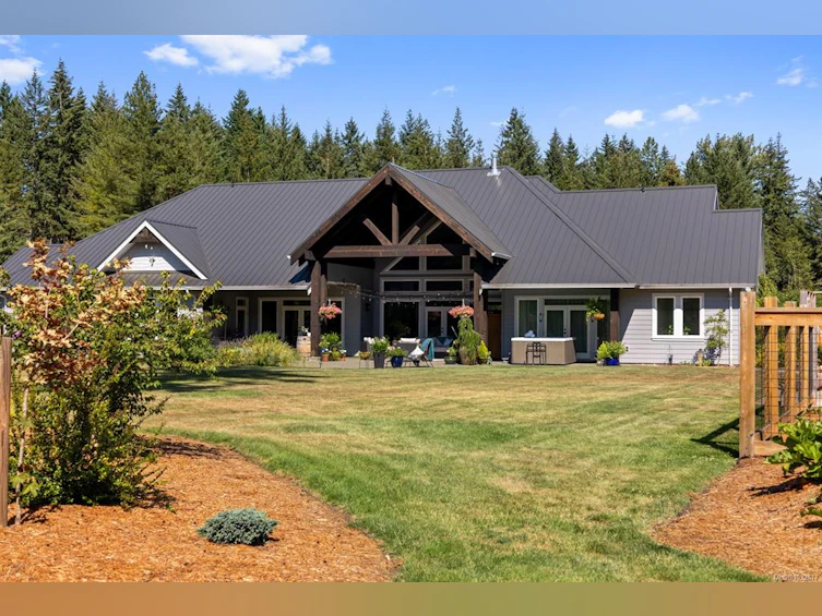 8757/8761 Oyster River Way, Black Creek, BC, V9J 1K5 - 7