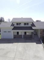 3724 Bishop Crescent