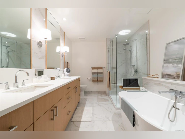 301-5388 Hill Rise Terrace, Saanich, BC, V8Y 3K3 - 6