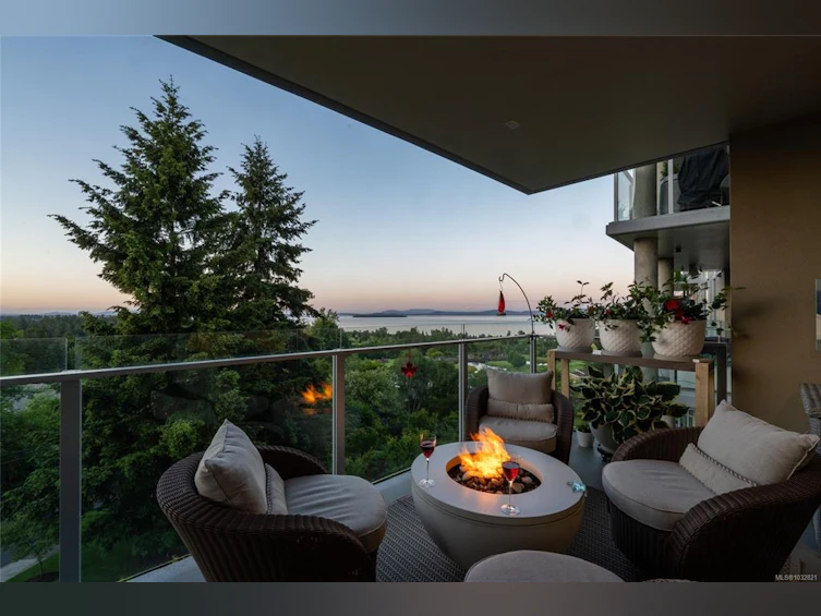 301-5388 Hill Rise Terrace, Saanich, BC, V8Y 3K3 - 7
