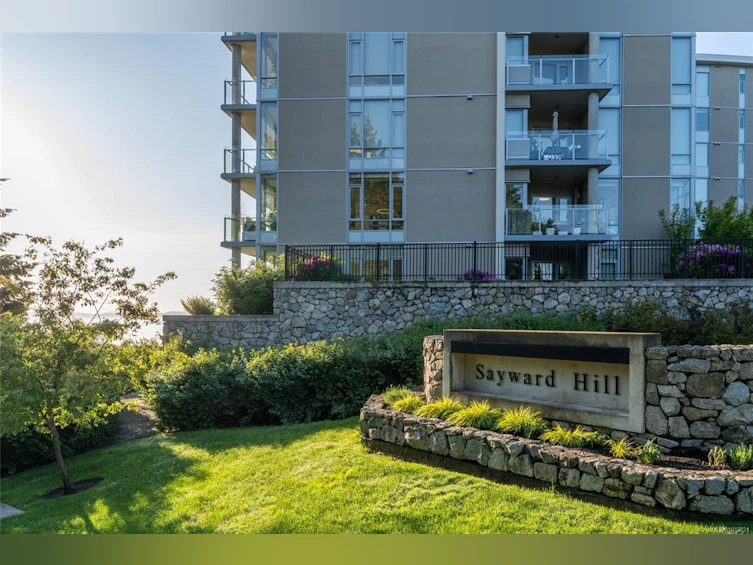 301-5388 Hill Rise Terrace, Saanich, BC, V8Y 3K3 - 9