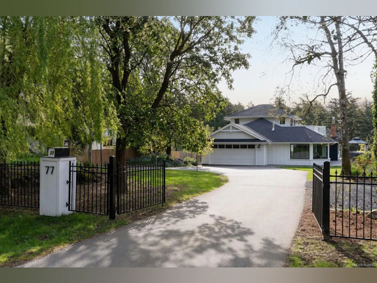 77 View Royal Avenue, View Royal, BC, V9B 1A6