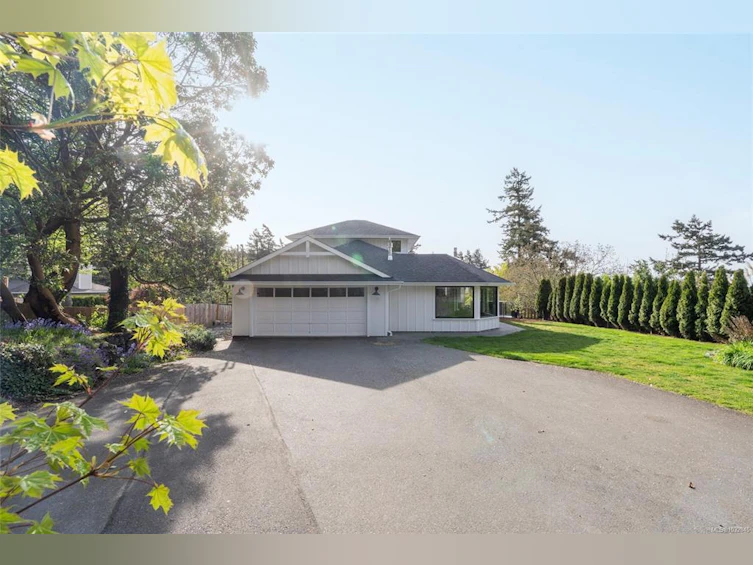 77 View Royal Avenue, View Royal, BC, V9B 1A6 - 2
