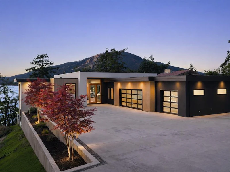 418 Lands End Road, North Saanich BC V8L 5L9