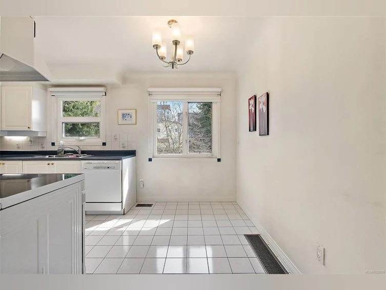 2935 Wascana Street, Saanich, BC, V9A 1V6 - 12