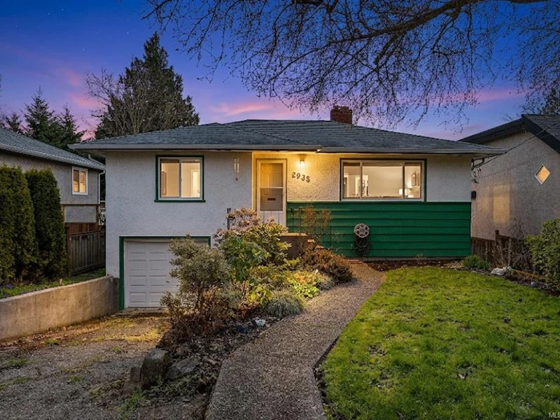 2935 Wascana Street, Saanich BC V9A 1V6
