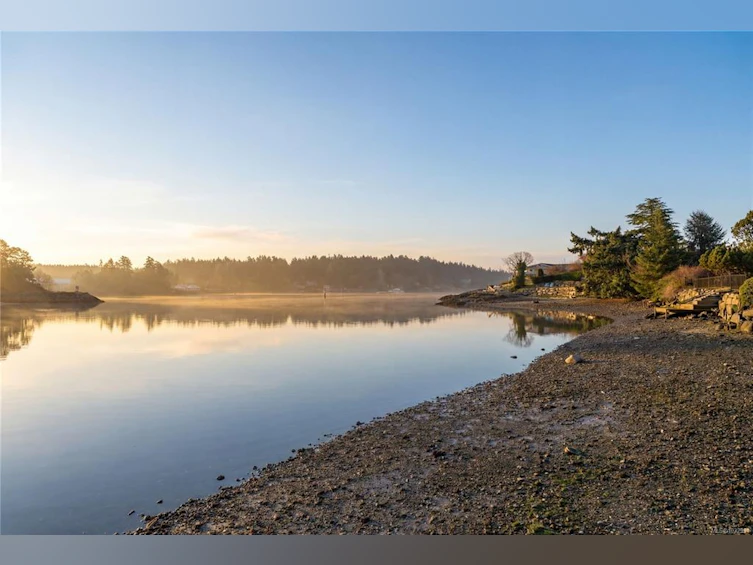10680 Blue Heron Road, North Saanich, BC, V8L 5S6 - 43