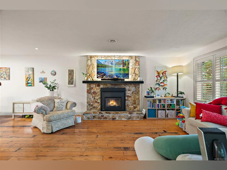 4000 Cedar Hill Road, Saanich, BC, V8N 3C1 - 4