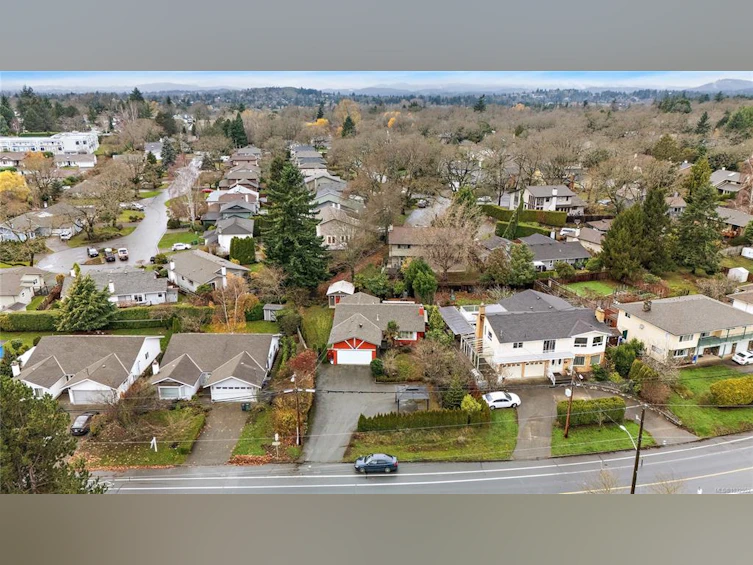 4000 Cedar Hill Road, Saanich, BC, V8N 3C1 - 35