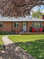 1094 Gosper Crescent