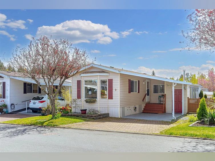 9-7583 Central Saanich Road, Central Saanich, BC, V8M 2B6