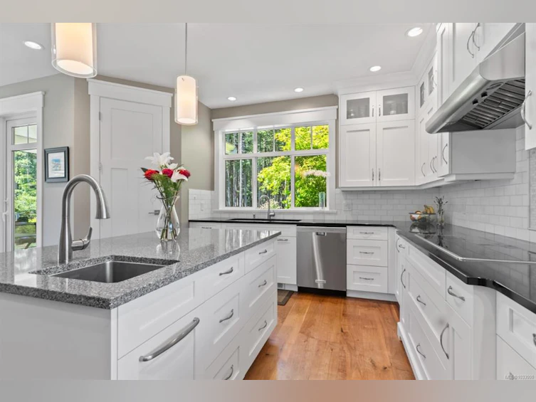 1432 Kaz Court, Nanaimo, BC, V9R 0B4 - 9