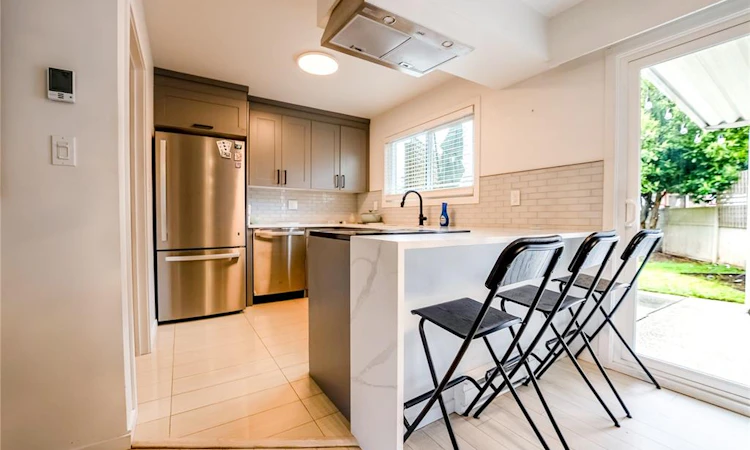 102-2860 Sooke Lake Road