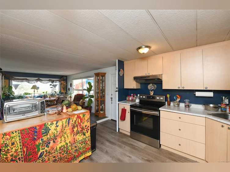 5557 Horne Street, Union Bay, BC, V0R 3B0 - 18