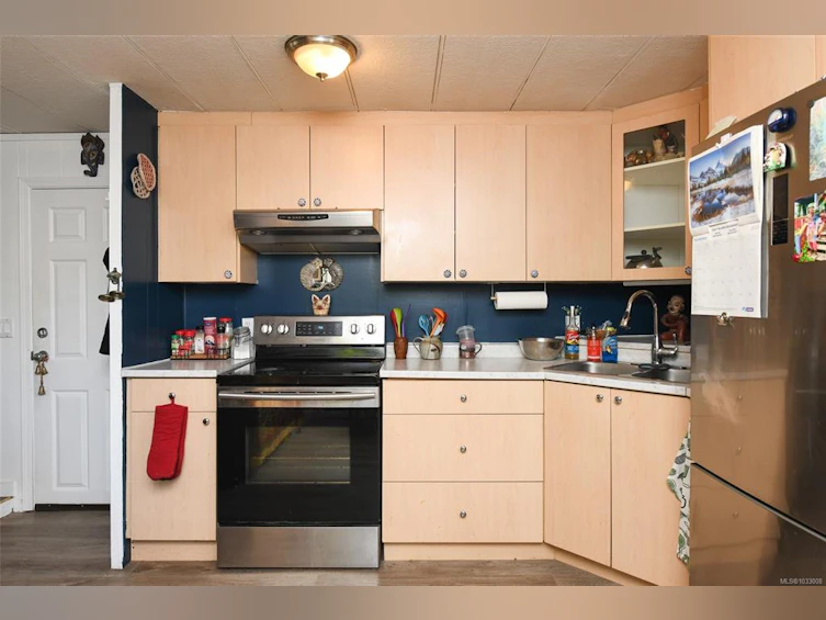 5557 Horne Street, Union Bay, BC, V0R 3B0 - 17