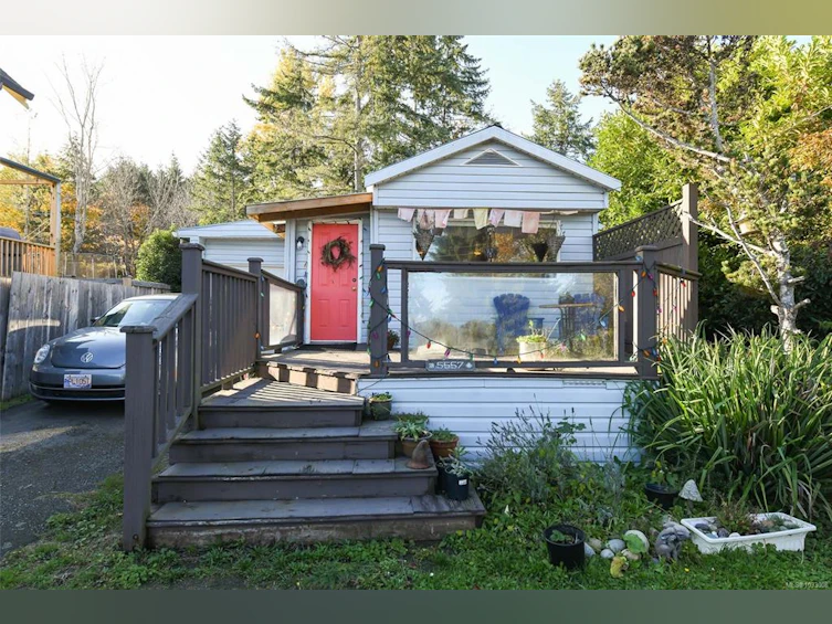 5557 Horne Street, Union Bay, BC, V0R 3B0 - 4