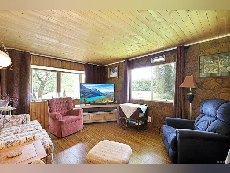 2332 Endall Road, Black Creek, BC, V9J 1G7 - 37