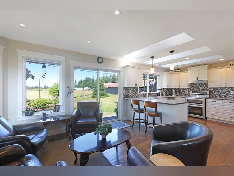 2332 Endall Road, Black Creek, BC, V9J 1G7 - 7