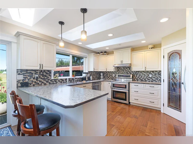 2332 Endall Road, Black Creek, BC, V9J 1G7 - 9