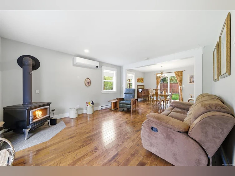 100 Comiaken Avenue, Lake Cowichan, BC, V0R 2G0 - 7