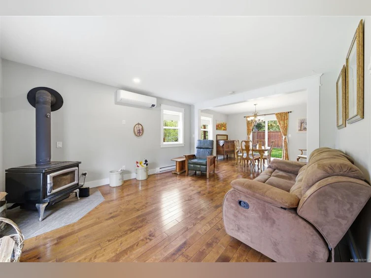 100 Comiaken Avenue, Lake Cowichan, BC, V0R 2G0 - 8
