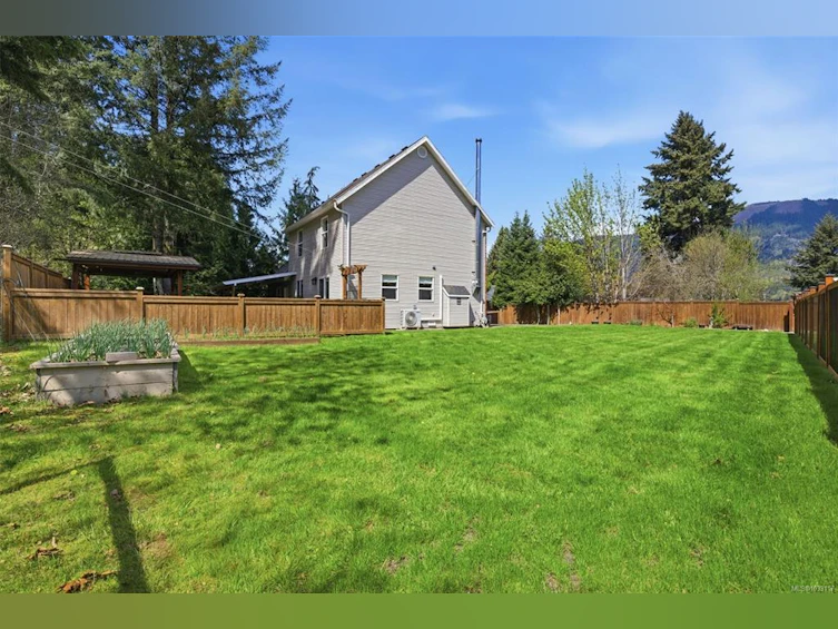 100 Comiaken Avenue, Lake Cowichan, BC, V0R 2G0 - 37