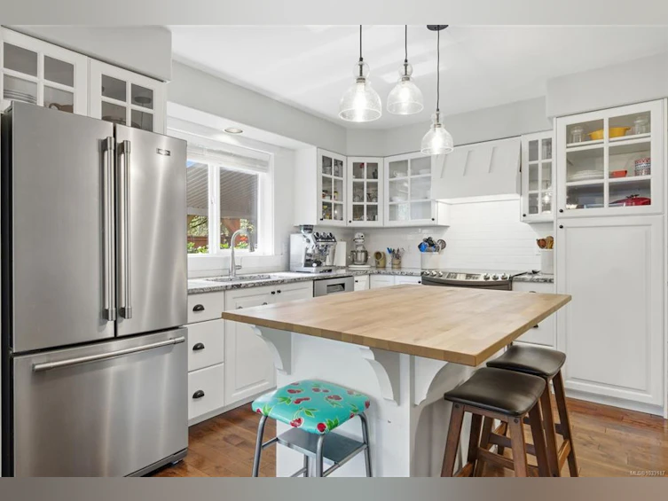 100 Comiaken Avenue, Lake Cowichan, BC, V0R 2G0 - 14