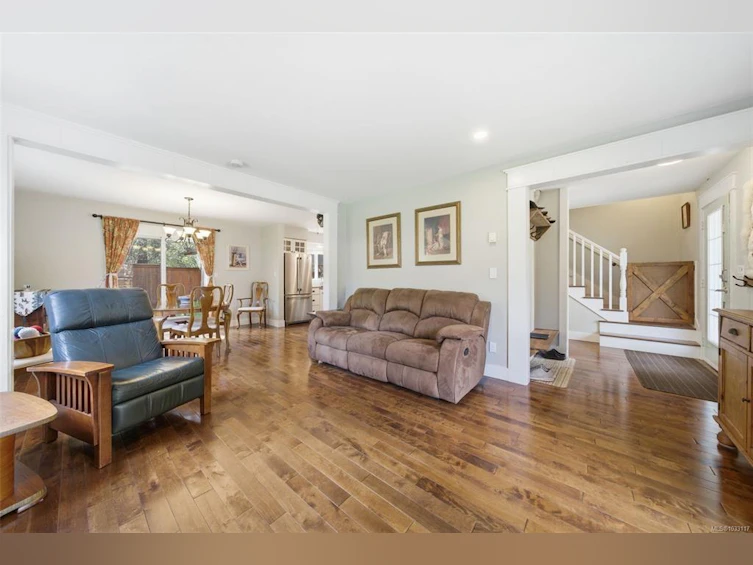 100 Comiaken Avenue, Lake Cowichan, BC, V0R 2G0 - 9