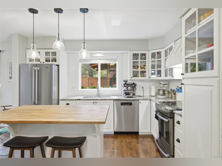 100 Comiaken Avenue, Lake Cowichan, BC, V0R 2G0 - 16