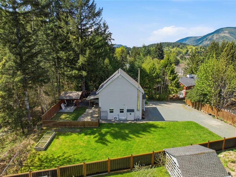 100 Comiaken Avenue, Lake Cowichan, BC, V0R 2G0 - 38