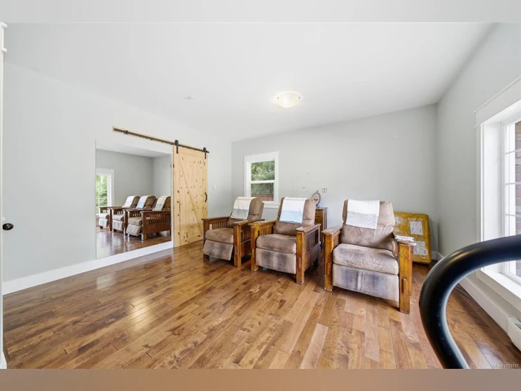 100 Comiaken Avenue, Lake Cowichan, BC, V0R 2G0 - 26