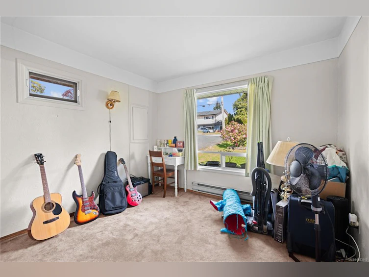 625 Broadway Street, Saanich, BC, V8Z 2G5 - 25