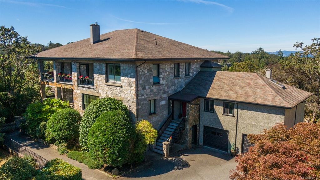 A-3960 Cedar Hill Road, Saanich, BC, V8N 3B8