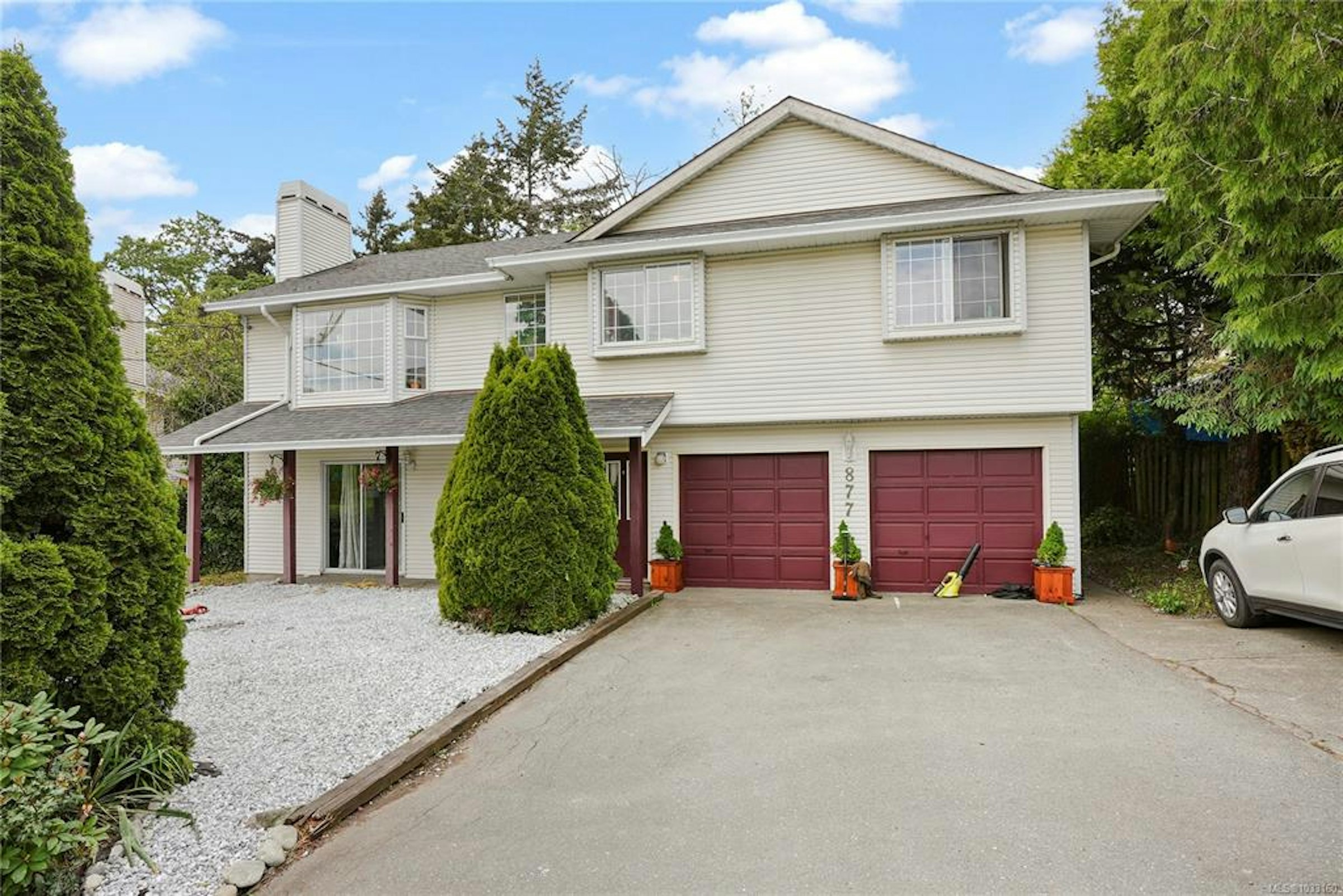 877 Admirals Rd.