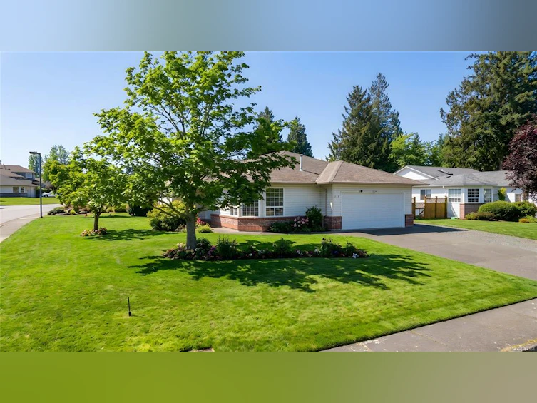 107 S Acacia Street, Parksville, BC, V9P 1H4 - 2