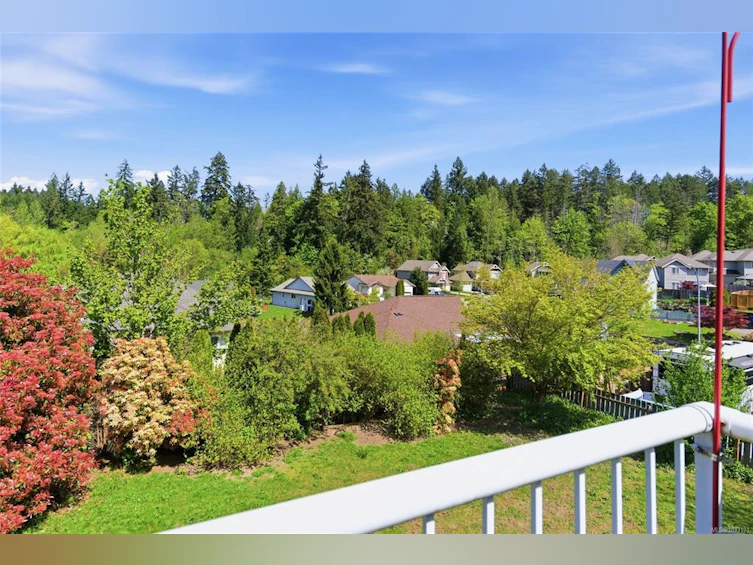 468 Mulberry Drive, Nanaimo, BC, V9R 6N8 - 2