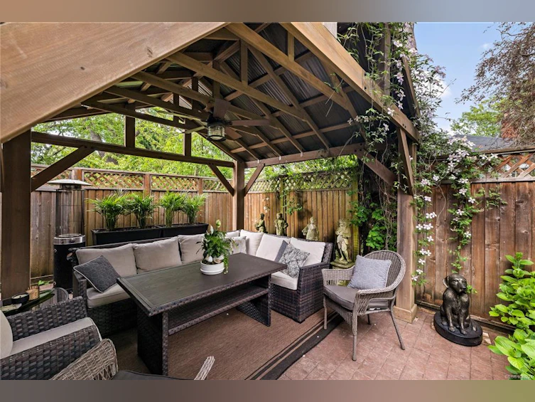1069 Joan Crescent, Victoria, BC, V8S 3L3 - 46