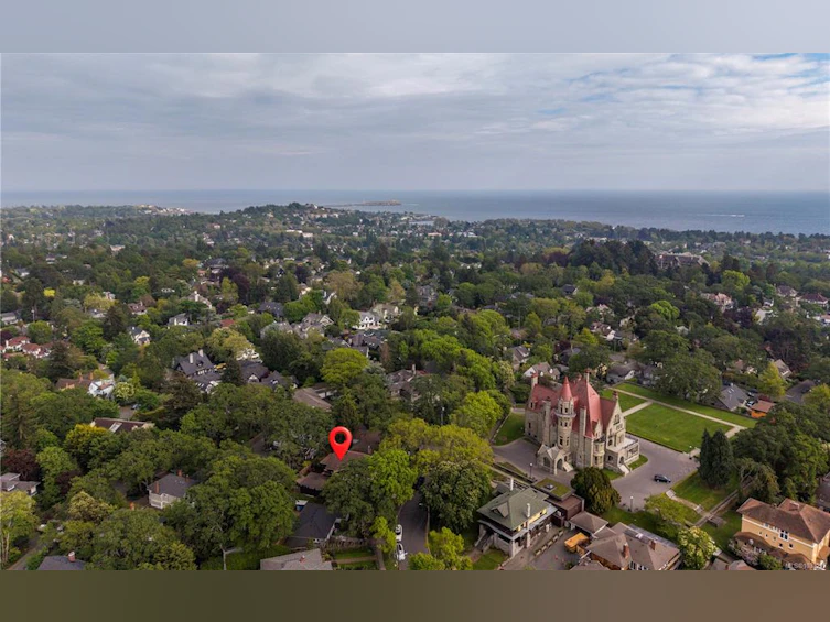 1069 Joan Crescent, Victoria, BC, V8S 3L3 - 52