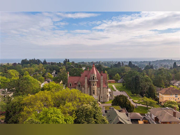 1069 Joan Crescent, Victoria, BC, V8S 3L3 - 55