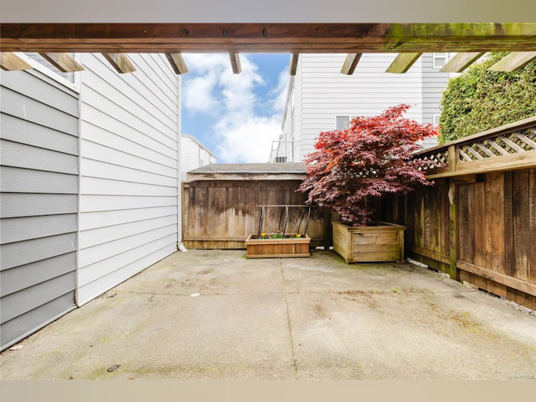 302-229 Ontario Street, Victoria, BC, V8V 1N1 - 3