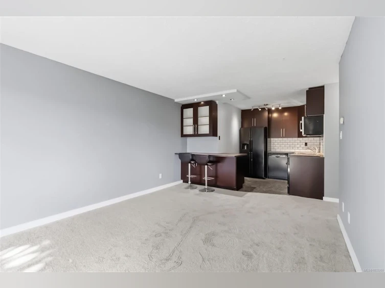 305-900 Tolmie Avenue, Victoria, BC, V8X 3W6 - 19
