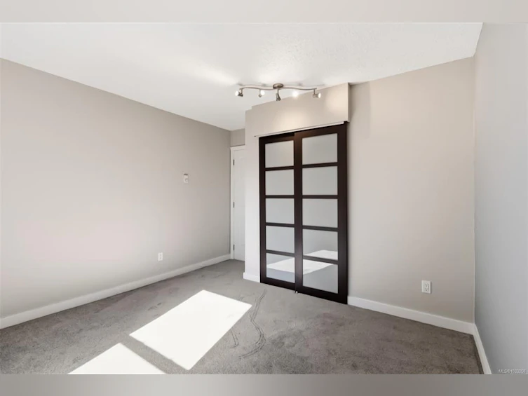 305-900 Tolmie Avenue, Victoria, BC, V8X 3W6 - 27